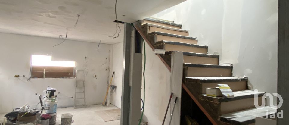 Moradia T2 em Alenquer (Santo Estêvão e Triana) de 84 m²