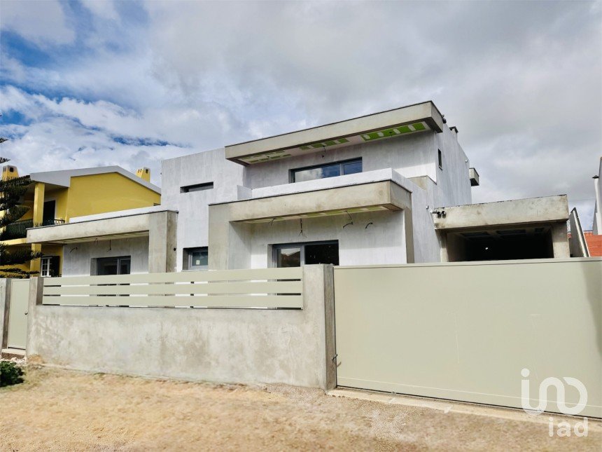 Maison T4 à Azeitão (São Lourenço e São Simão) de 243 m²