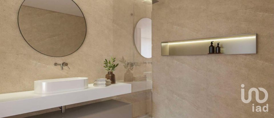 Apartamento T2 em Funchal (Santa Luzia) de 128 m²