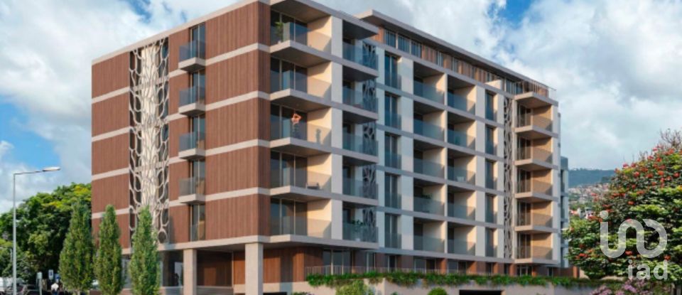 Apartamento T2 em Funchal (Santa Luzia) de 128 m²