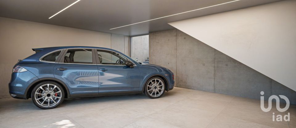 House T3 in Areosa of 256 m²