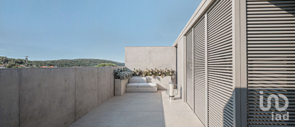 House T3 in Areosa of 262 m²