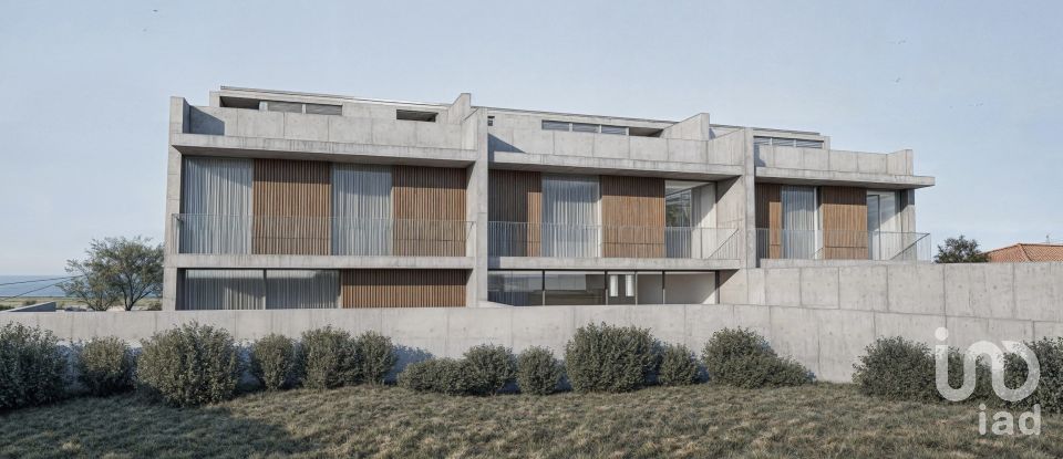 House T3 in Areosa of 262 m²