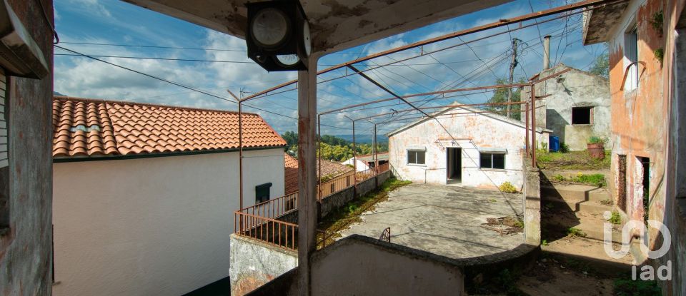 Moradia T3 em Lousã e Vilarinho de 351 m²