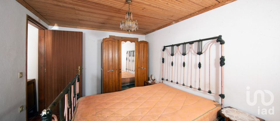 House T3 in Serpins of 136 m²