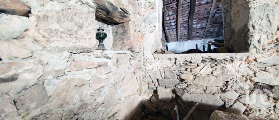 House T3 in Serpins of 136 m²