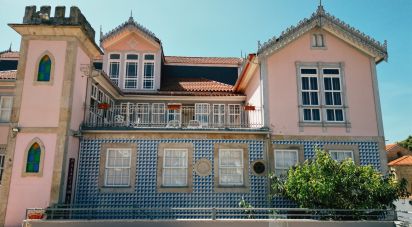 Manoir T13 à Armamar de 1 093 m²