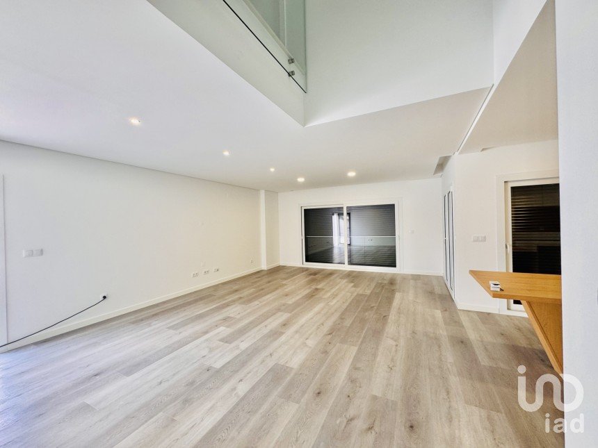 Moradia T4 em Corroios de 226 m²