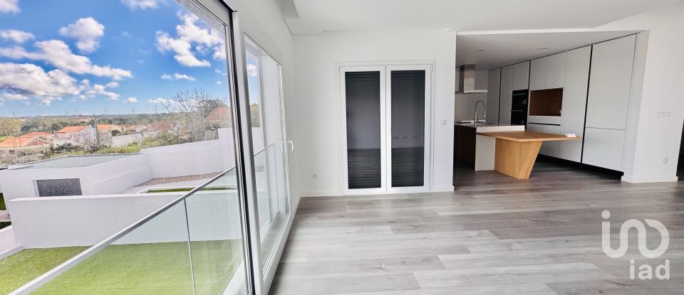 Moradia T4 em Corroios de 226 m²