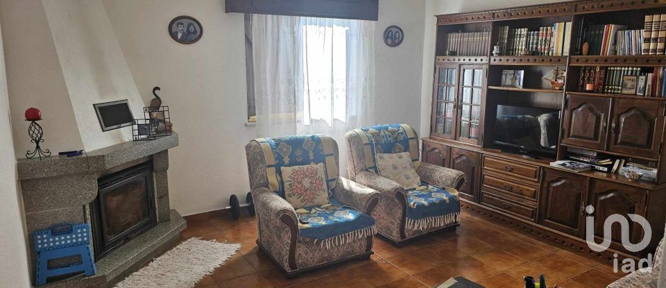 Casa T3 em Mangualde, Mesquitela e Cunha Alta de 176 m²