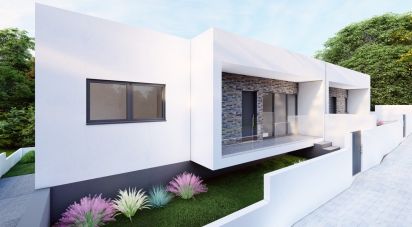 Maison T3 à Charneca De Caparica E Sobreda de 192 m²