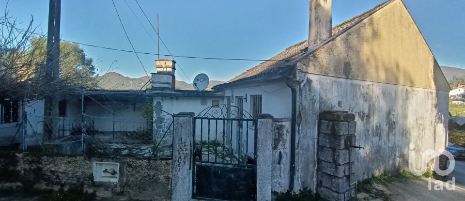 House T1 in Grade e Carralcova of 110 m²