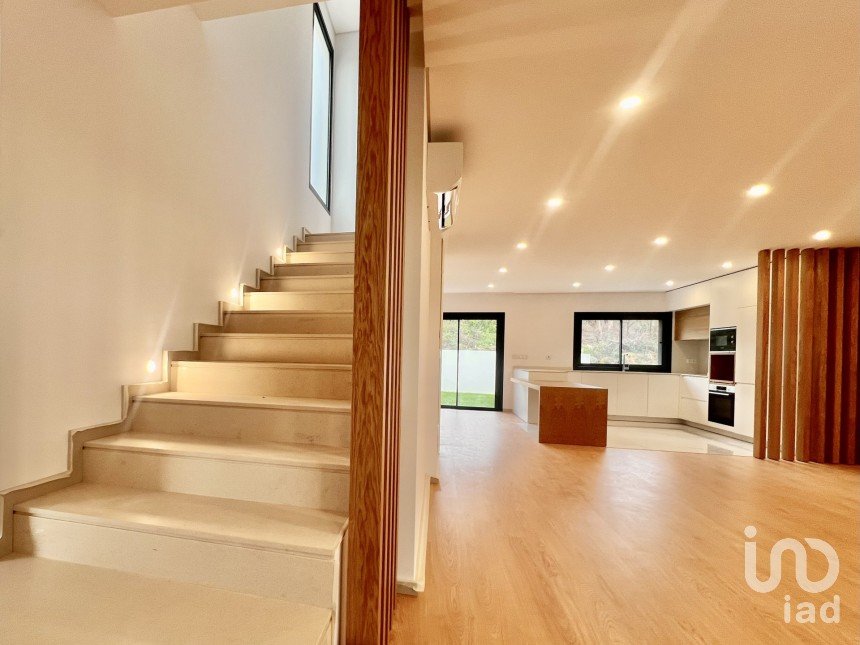 Moradia T3 em Antas e Abade de Vermoim de 246 m²