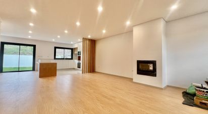 House T3 in Antas e Abade de Vermoim of 246 m²