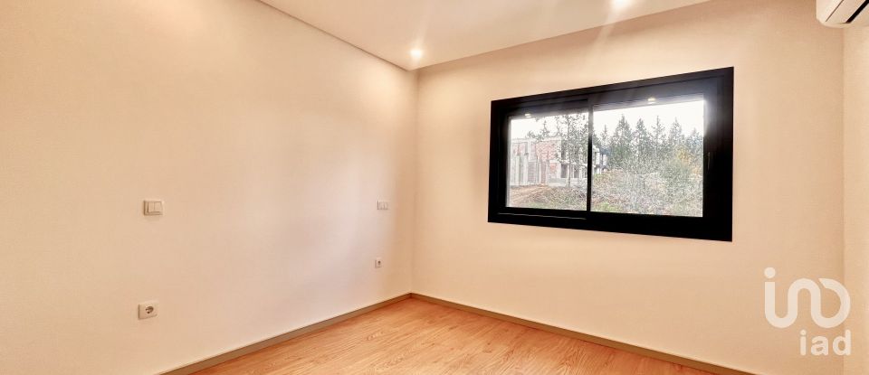 Moradia T3 em Antas e Abade de Vermoim de 246 m²