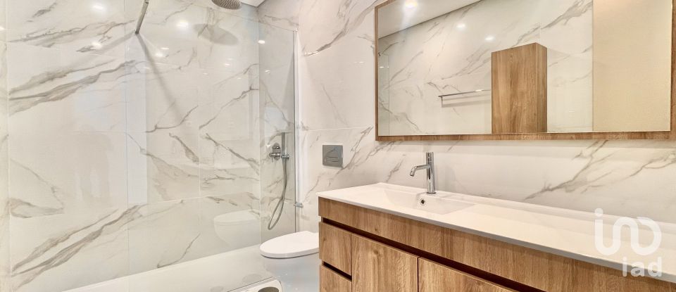 Moradia T3 em Antas e Abade de Vermoim de 246 m²