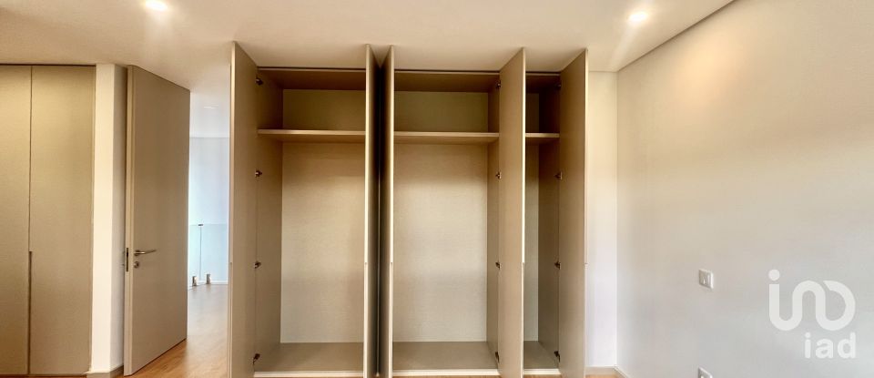 Moradia T3 em Antas e Abade de Vermoim de 246 m²