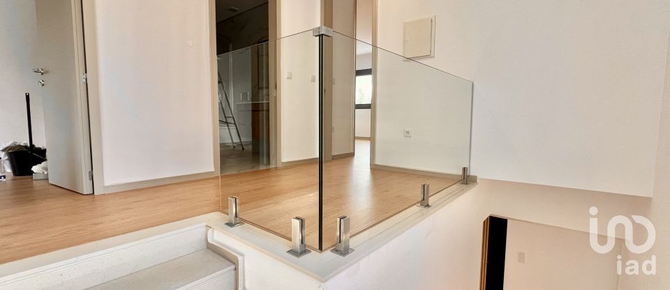 Moradia T3 em Antas e Abade de Vermoim de 246 m²