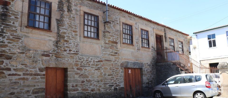Traditional house T3 in Louredo e Fornelos of 307 m²