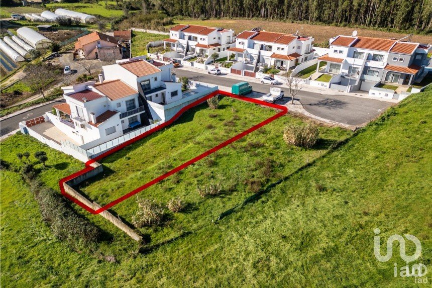 Terrain à Famalicão de 437 m²