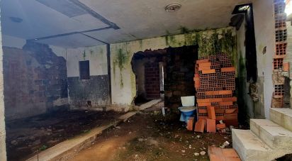 Maison T4 à Regueira de Pontes de 110 m²