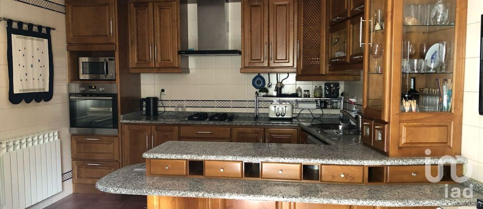 Casa tradicional T4 em Oliveira do Hospital e São Paio de Gramaços de 262 m²