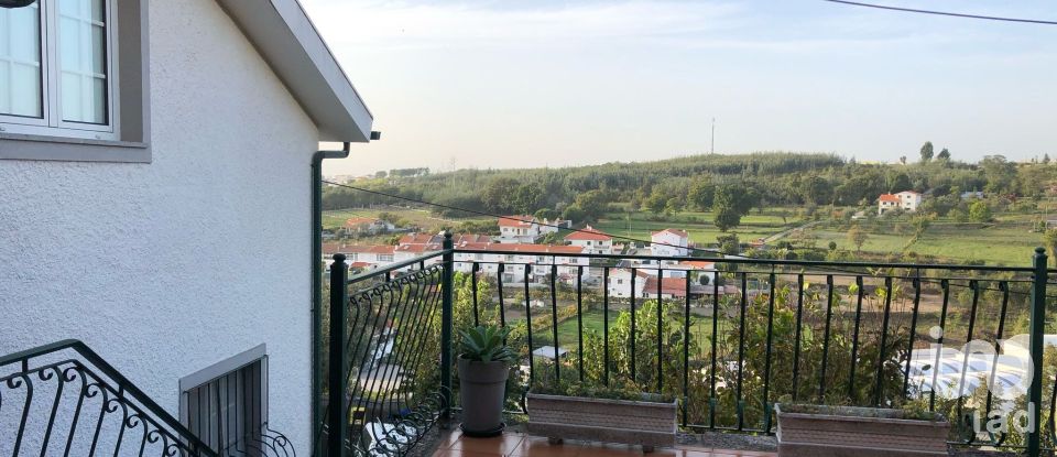 Casa tradicional T4 em Oliveira do Hospital e São Paio de Gramaços de 262 m²