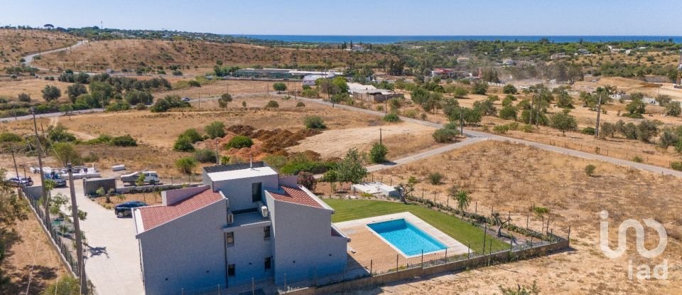 Country home T5 in Quarteira of 321 m²