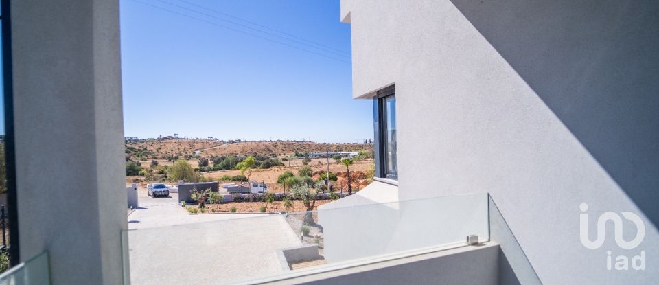 Country home T5 in Quarteira of 321 m²
