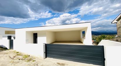 Maison de village T3 à Ribeira de 239 m²