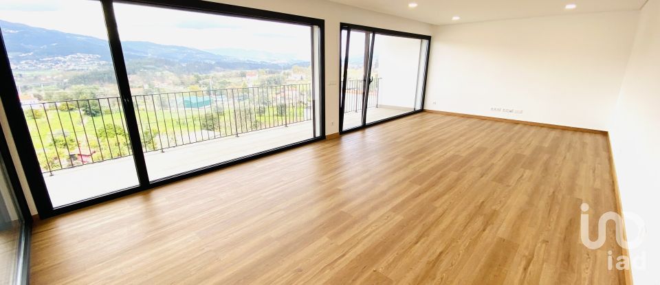Maison de village T3 à Ribeira de 239 m²