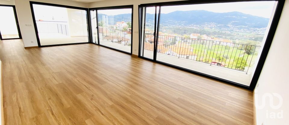 Maison de village T3 à Ribeira de 239 m²