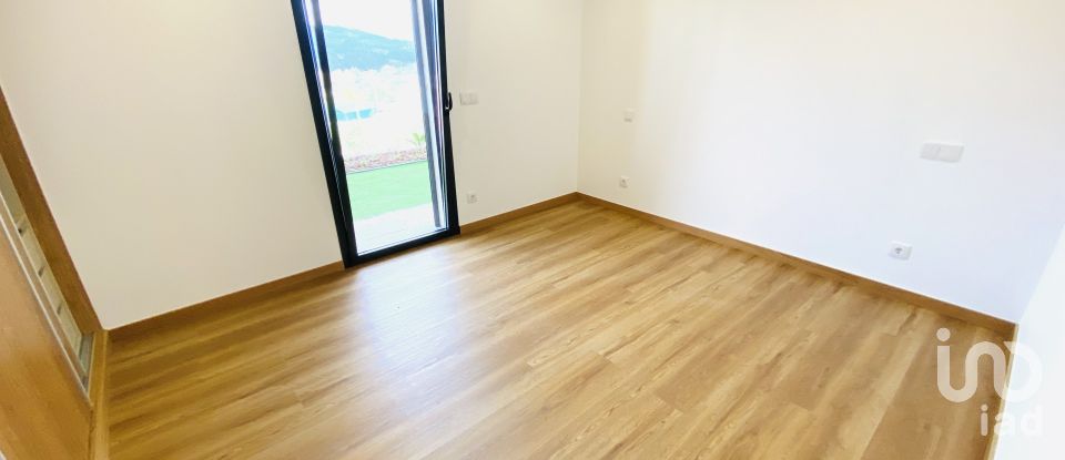 Maison de village T3 à Ribeira de 239 m²