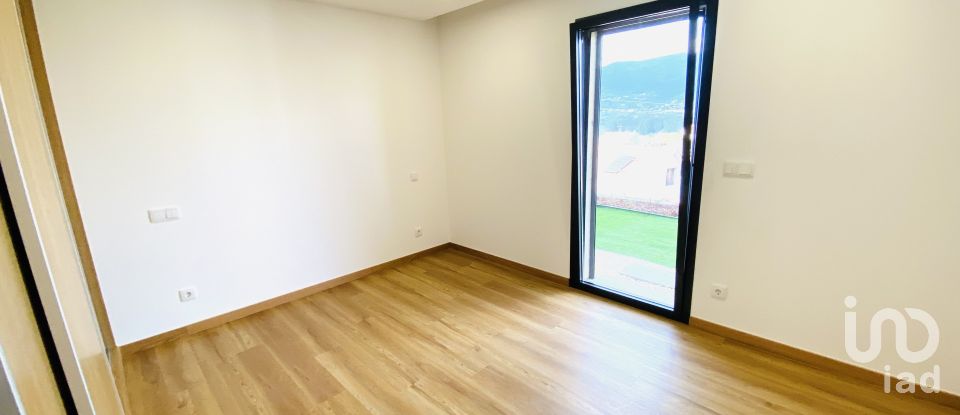 Maison de village T3 à Ribeira de 239 m²