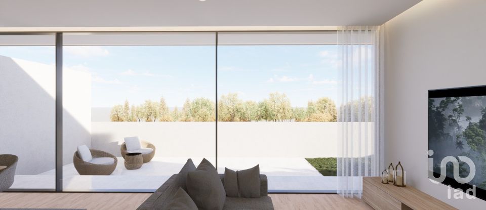 Lodge T3 in Forjães of 163 m²