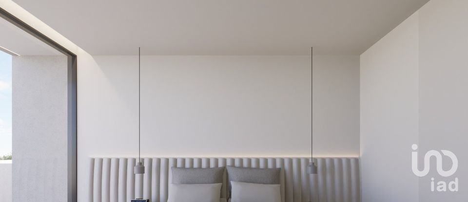 Lodge T3 in Forjães of 163 m²