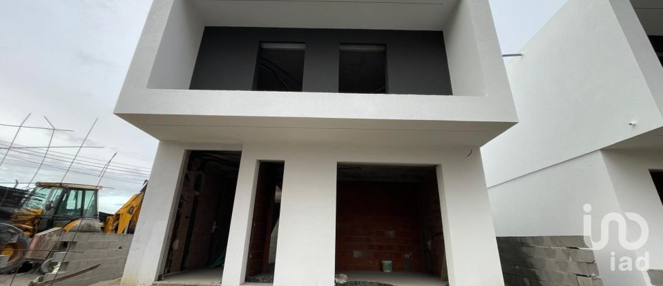 House T3 in Barcelos, Vila Boa e Vila Frescainha (São Martinho e São Pedro) of 176 m²