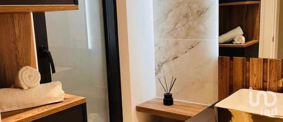 House T3 in Santo António da Charneca of 180 m²