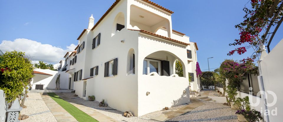 House T7 in Porches of 421 m²