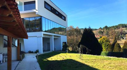 Boutique/Local commercial à Vila da Ponte de 483 m²