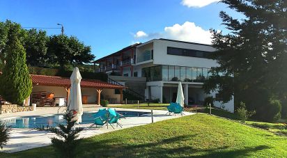 Boutique/Local commercial à Vila da Ponte de 483 m²