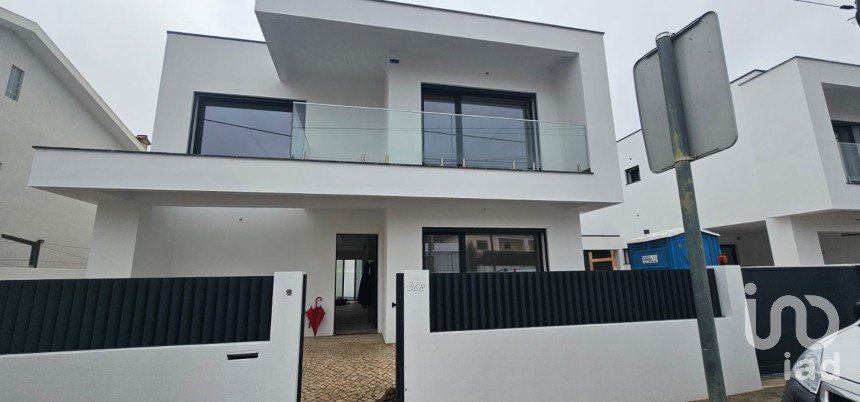 Maison T4 à Corroios de 200 m²