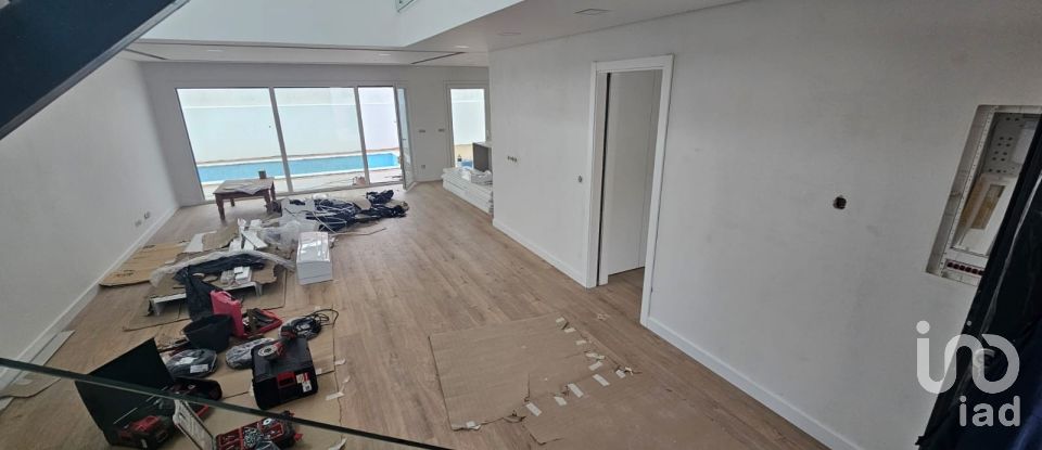 Maison T4 à Corroios de 200 m²