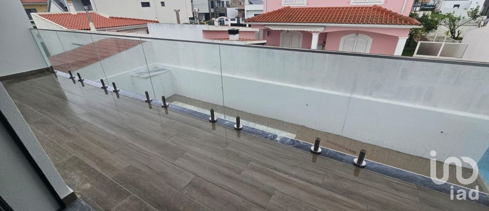 Maison T4 à Corroios de 200 m²
