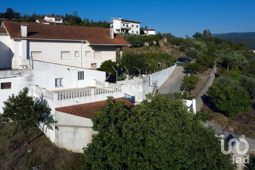 Maison T4 à Podentes de 347 m²