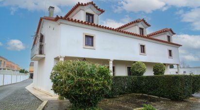 Maison T5 à Campelos e Outeiro da Cabeça de 196 m²