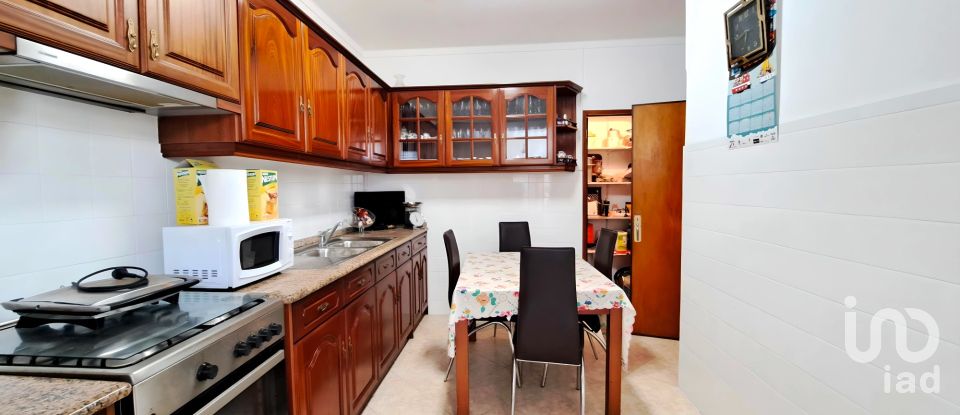 Moradia T3 em Lourinhã e Atalaia de 173 m²