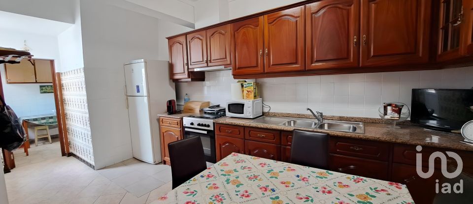 Moradia T3 em Lourinhã e Atalaia de 173 m²