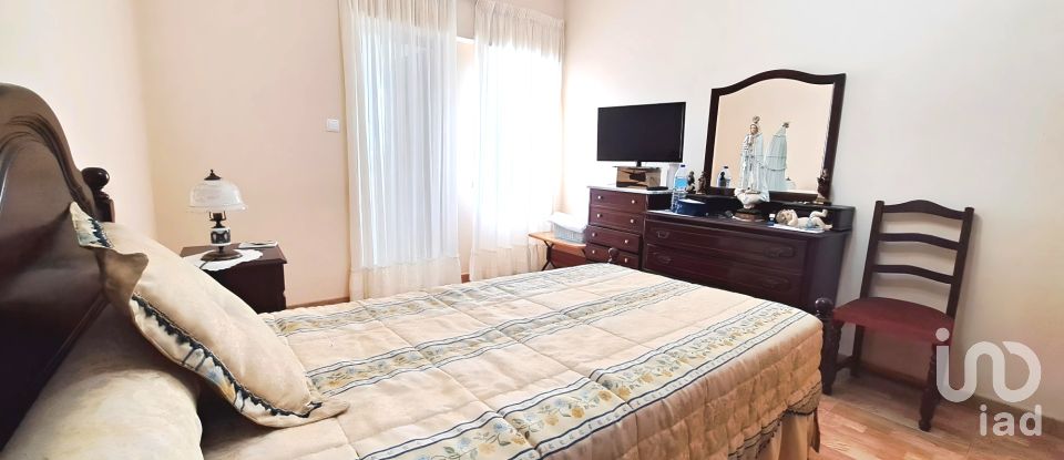 Moradia T3 em Lourinhã e Atalaia de 173 m²