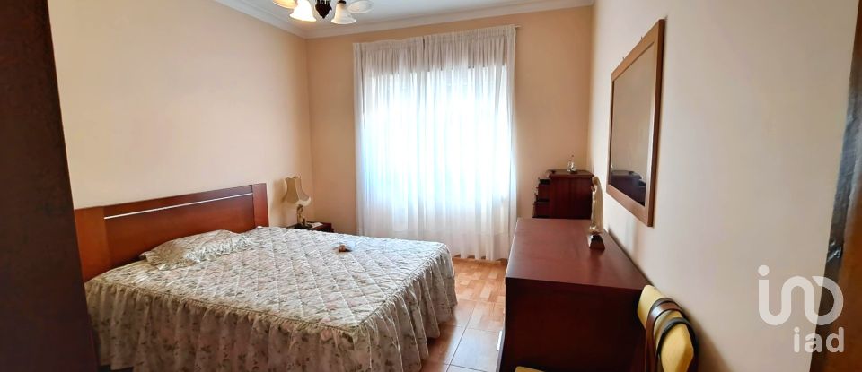 Moradia T3 em Lourinhã e Atalaia de 173 m²